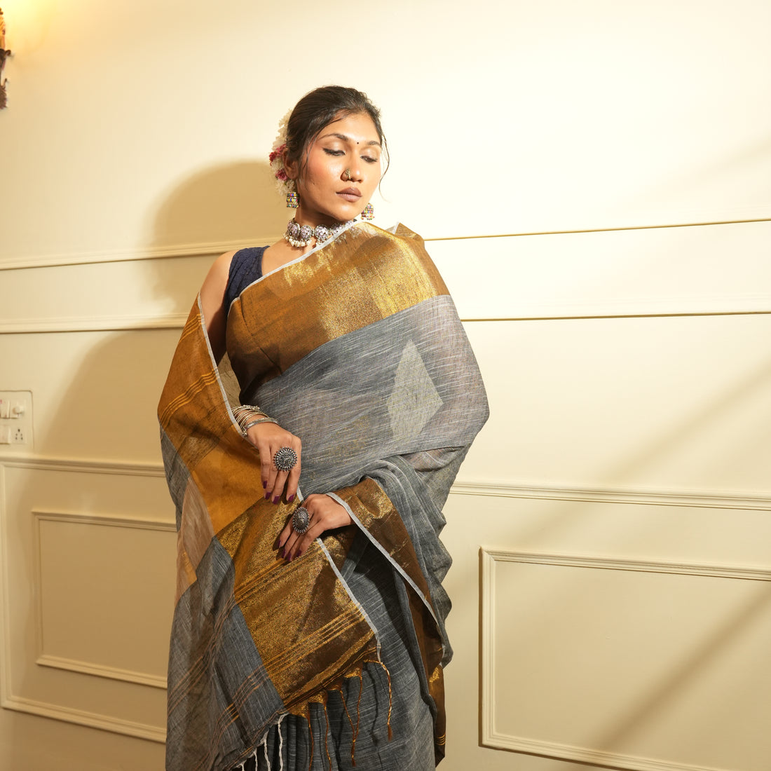 Rangdhaaga Grey with Golden Border Linen Saree - By Shreya