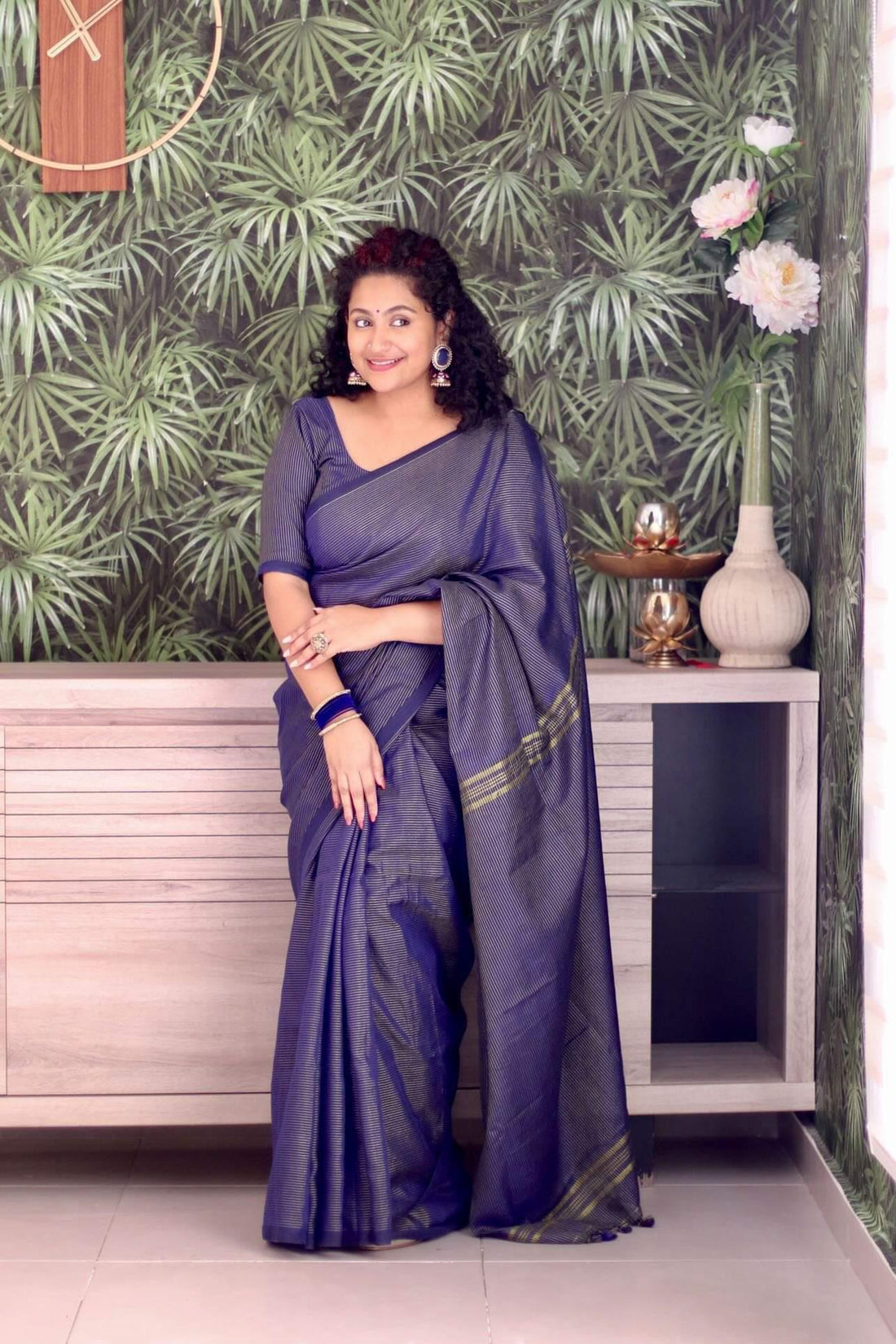 Rangdhaaga Navy Blue Zari lining saree