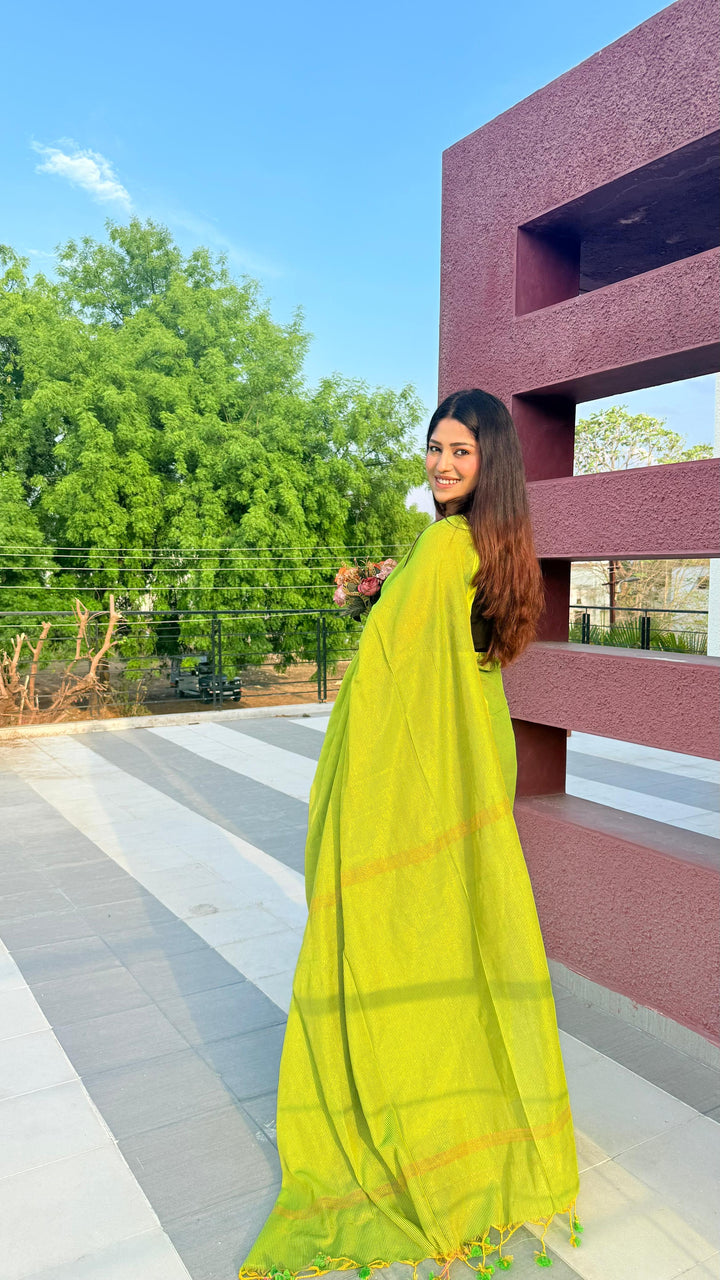 Rangdhaaga dualtone parrot green mini zari lining cotton saree