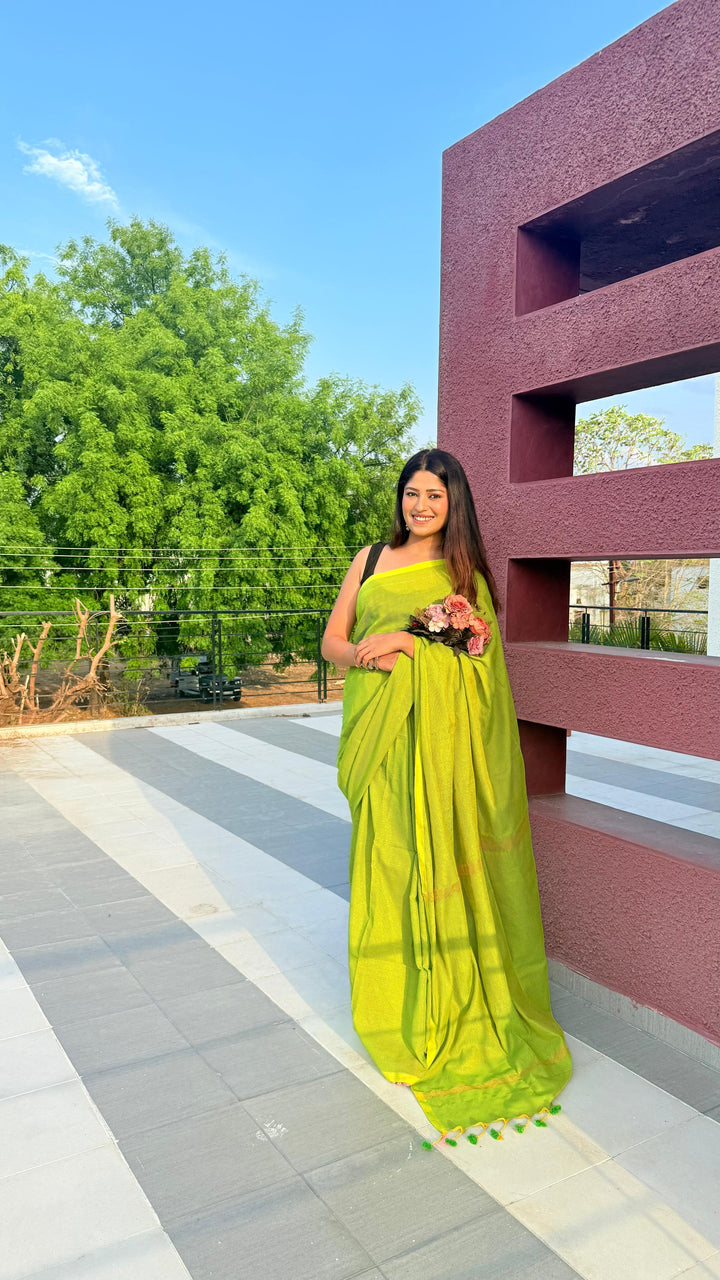 Rangdhaaga dualtone parrot green mini zari lining cotton saree