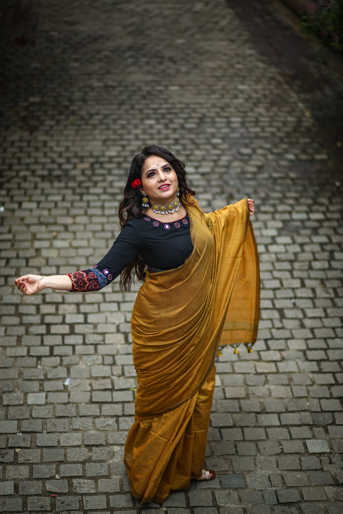 Rangdhaaga Mustard Yellow Zari lining saree