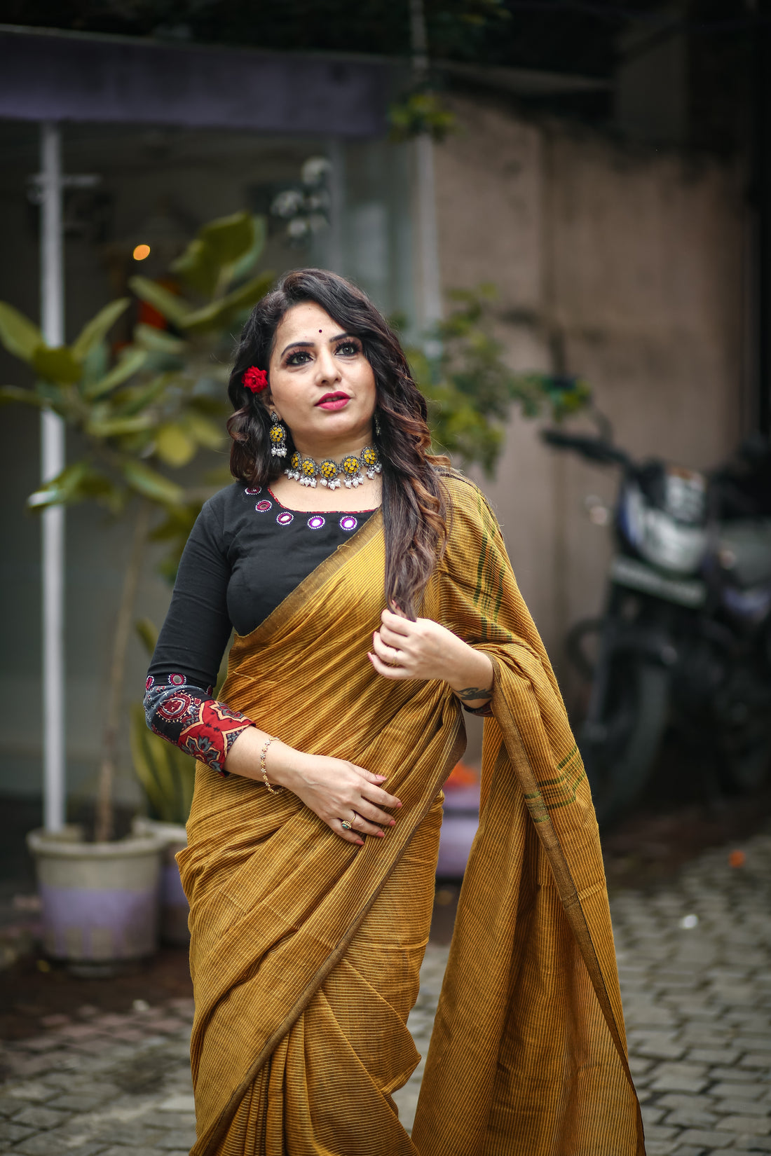 Rangdhaaga Mustard Yellow Zari lining saree