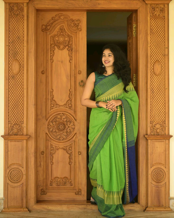 Rangdhaaga Green With Dark Green Temple Border saree