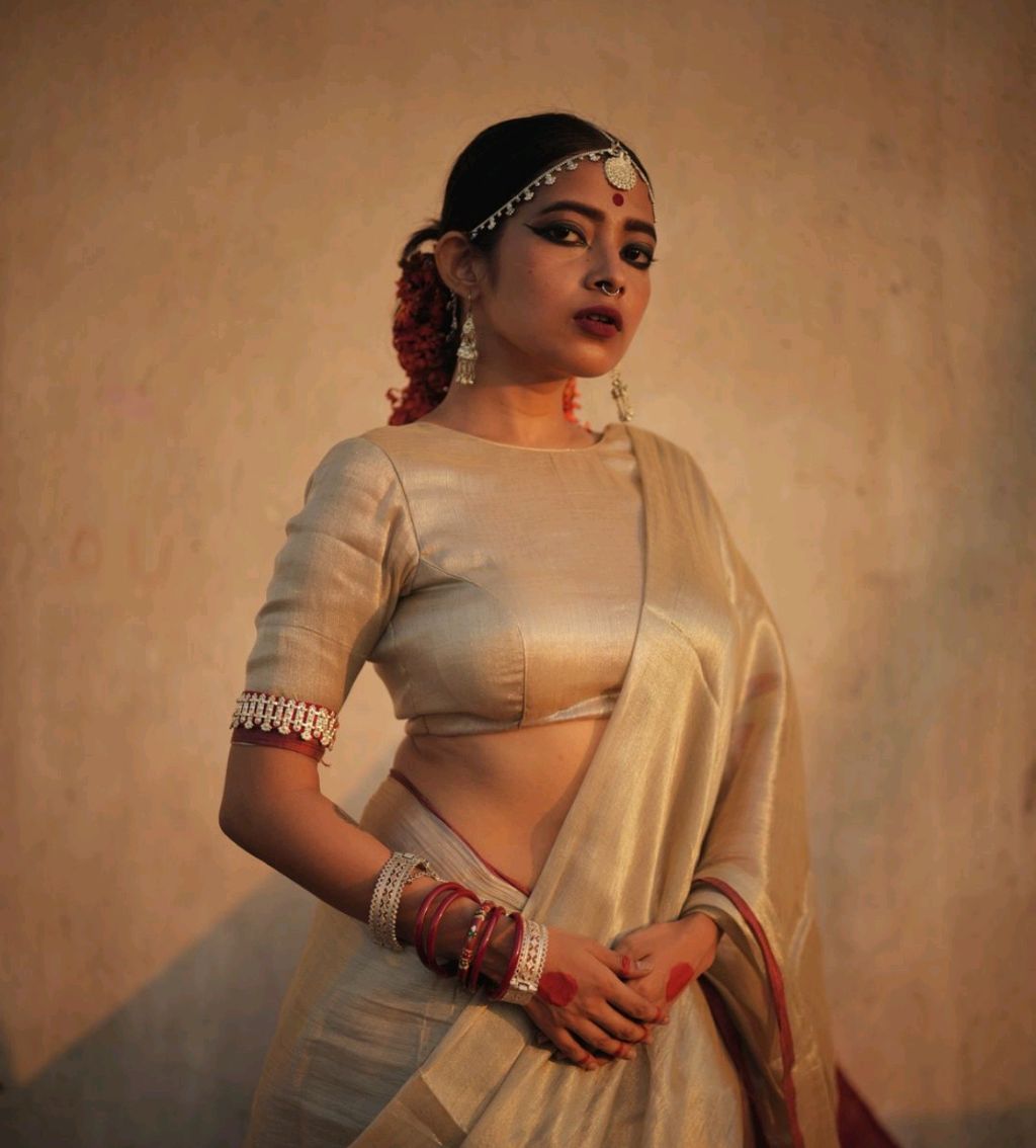 Rangdhaaga Rose Gold With Red Border Raga Tissue Saree