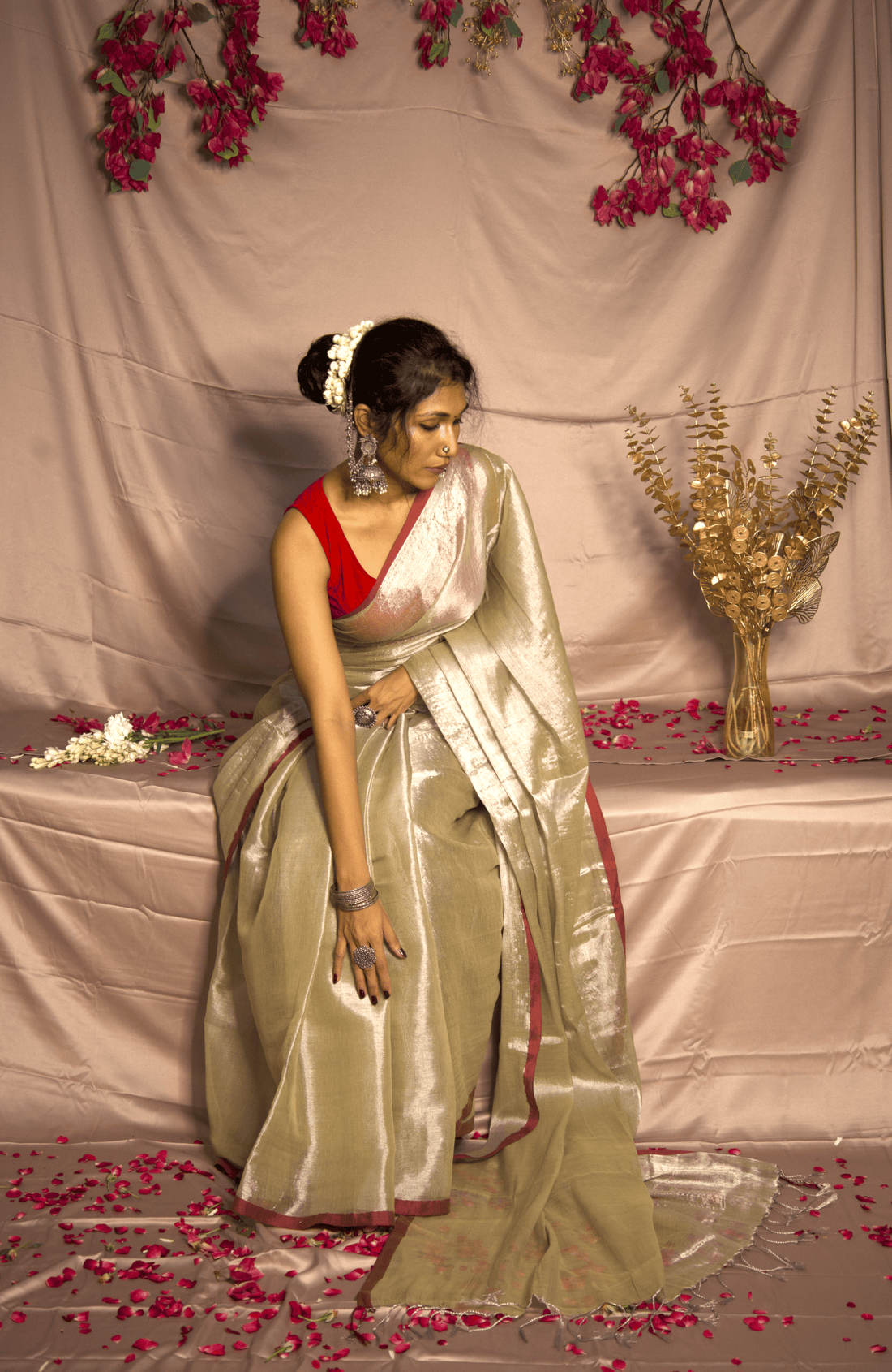 RangDhaaga Rose Gold With Red Border Raga Tissue Saree