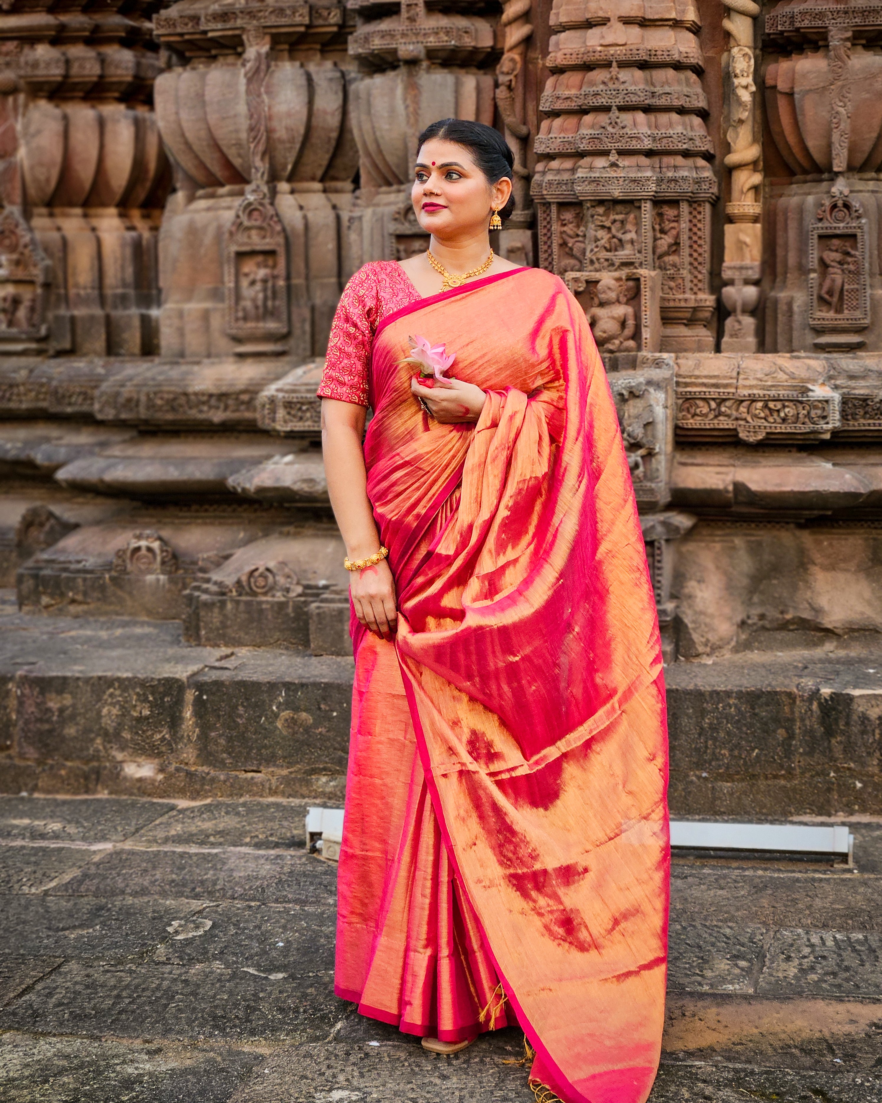 RangDhaaga Surya Kiran with pink border Raga Tissue Saree