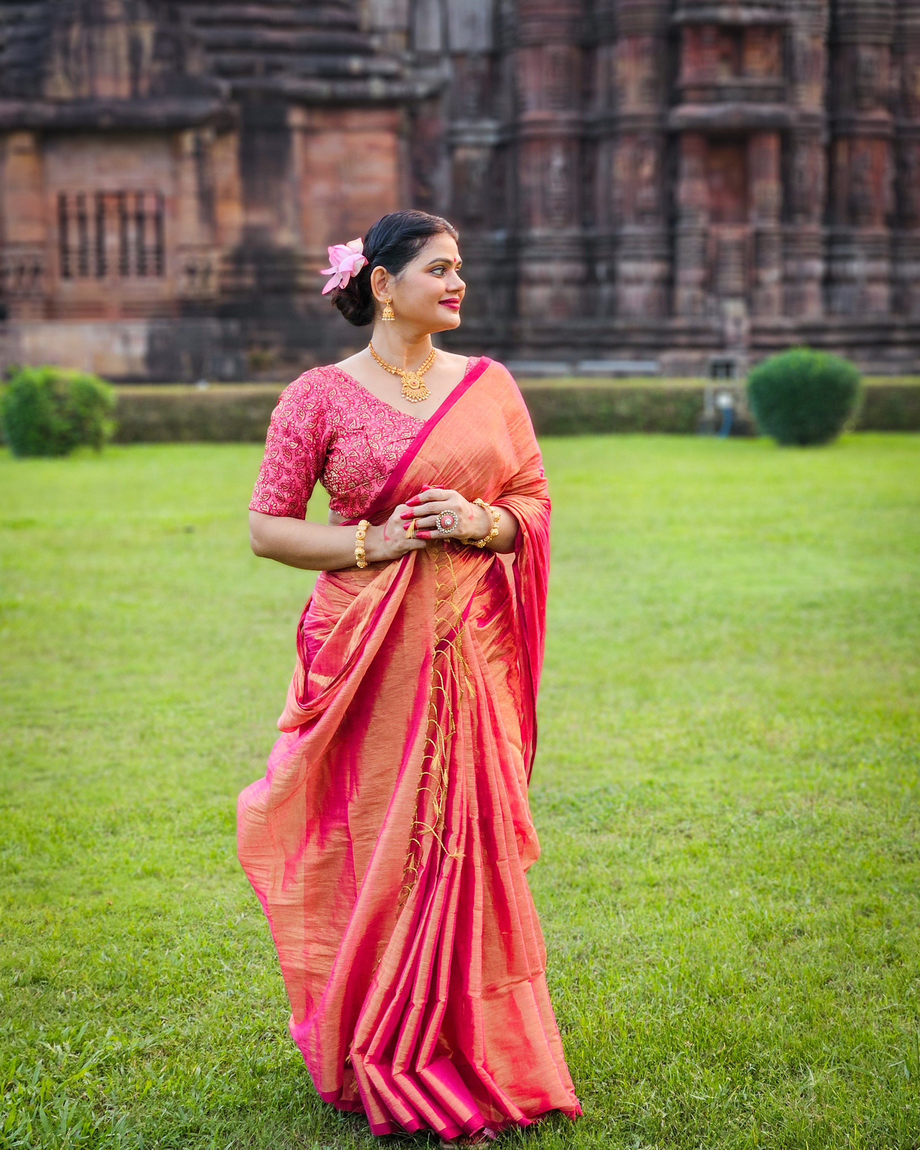 RangDhaaga Surya Kiran with pink border Raga Tissue Saree