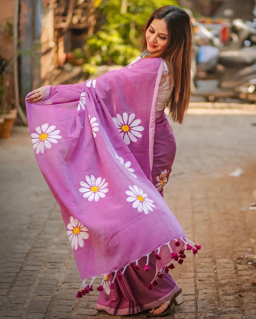 Rangdhaaga Mohak Lilac floral hand-painted saree