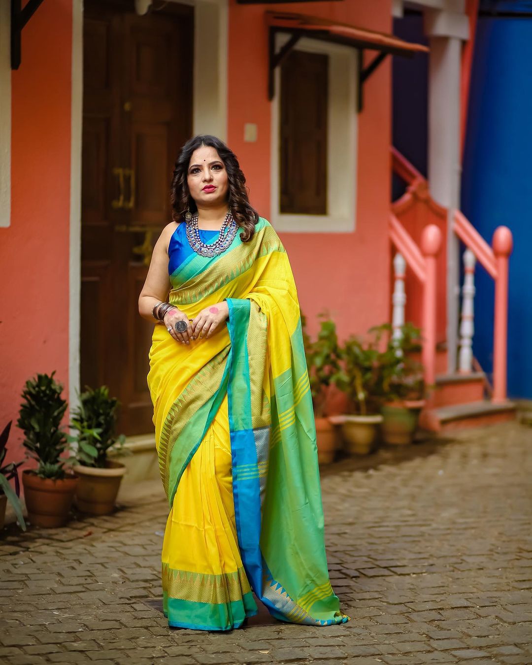 Rangdhaaga Yellow Temple Border Cotton Saree With Contrast Pallu