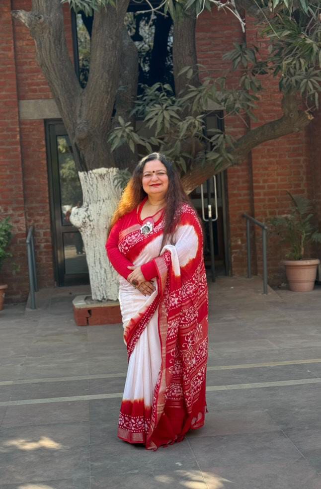 Rangdhaaga Red with off-white Batik Linen Saree