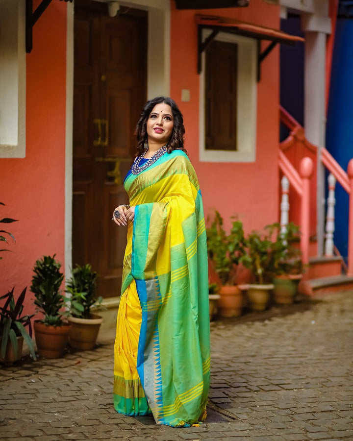 Rangdhaaga Yellow Temple Border Cotton Saree With Contrast Pallu