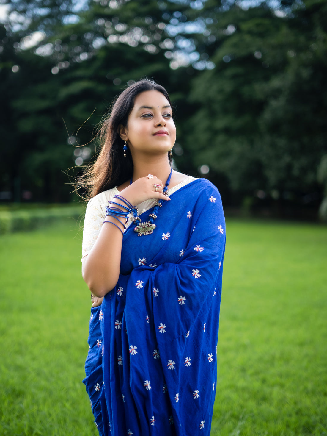 RangDhaaga Royal Blue Embroidery Cotton Saree