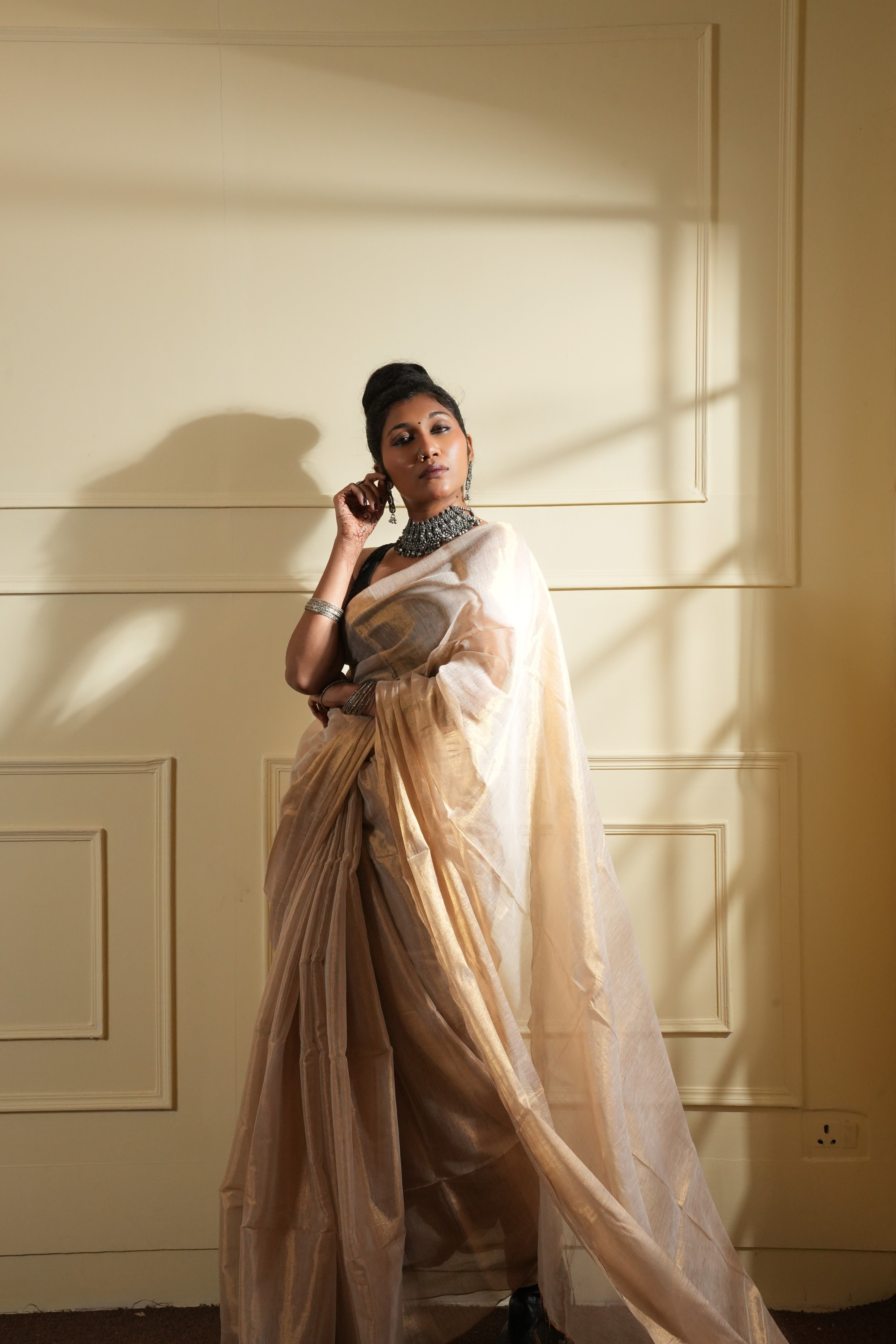 RangDhaaga Off White with Golden Dual Tone Raga Tissue Saree - By Shreya