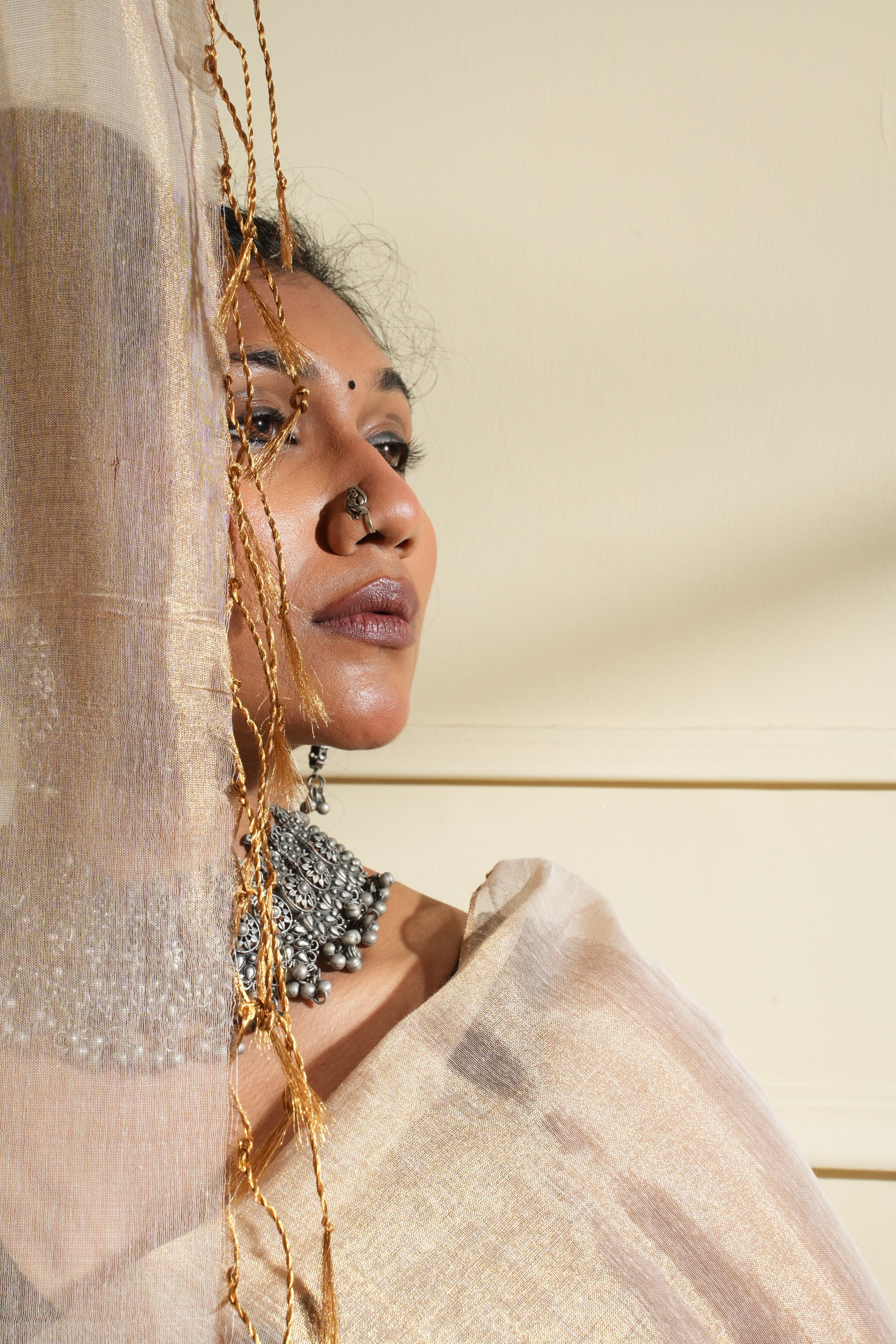 RangDhaaga Off White with Golden Dual Tone Raga Tissue Saree - By Shreya