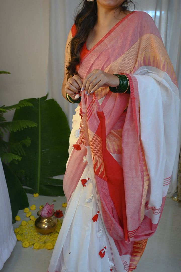 RangDhaaga White with Pink Temple Border Saree