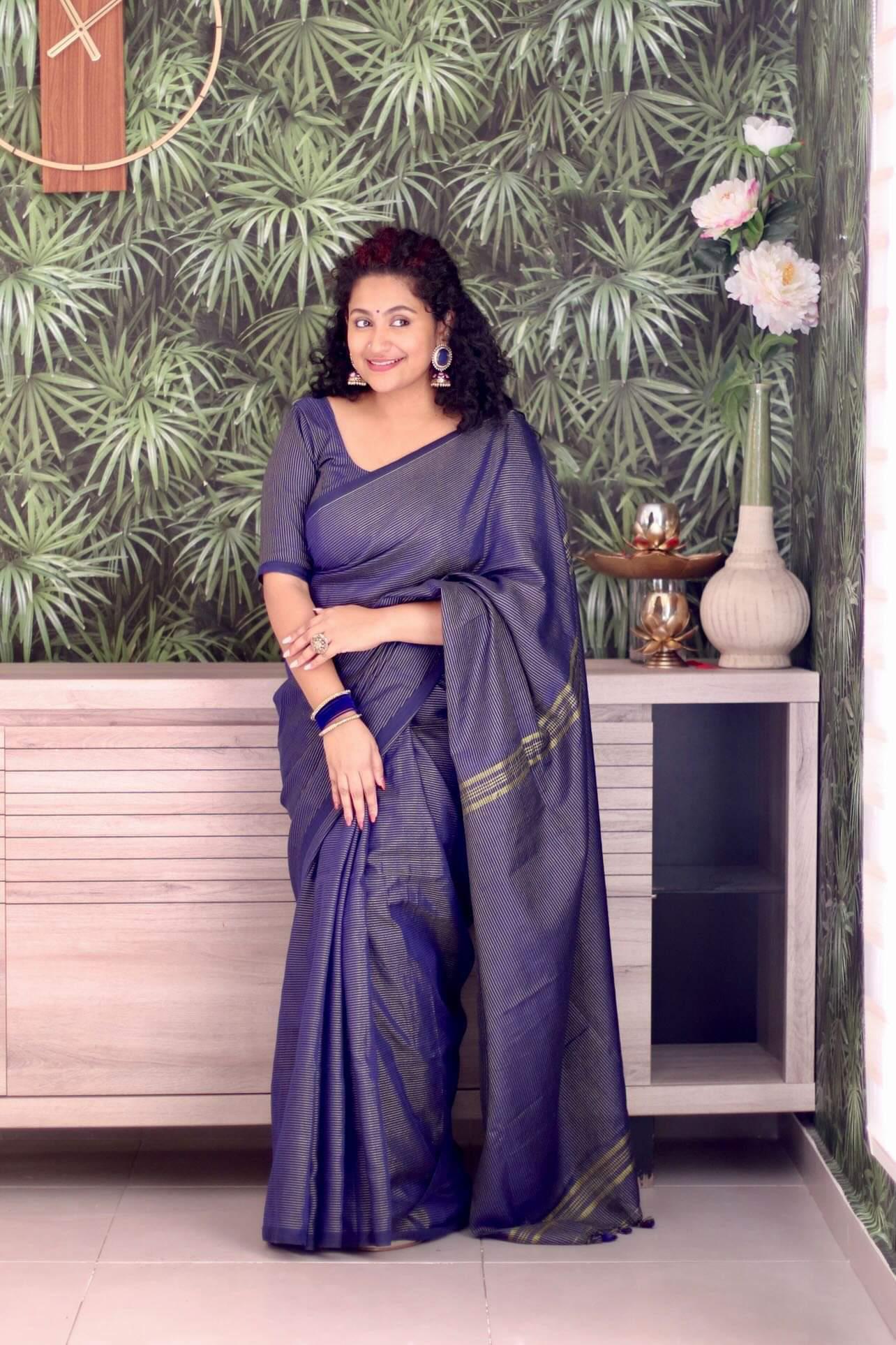 Rangdhaaga Navy Blue Zari lining saree