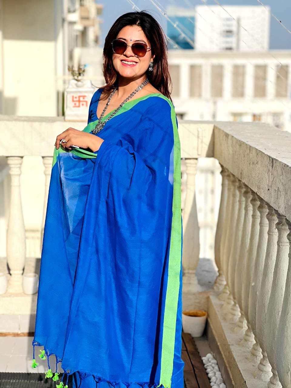 Rangdhaaga Blue contrast green border cotton saree by Jagdisha