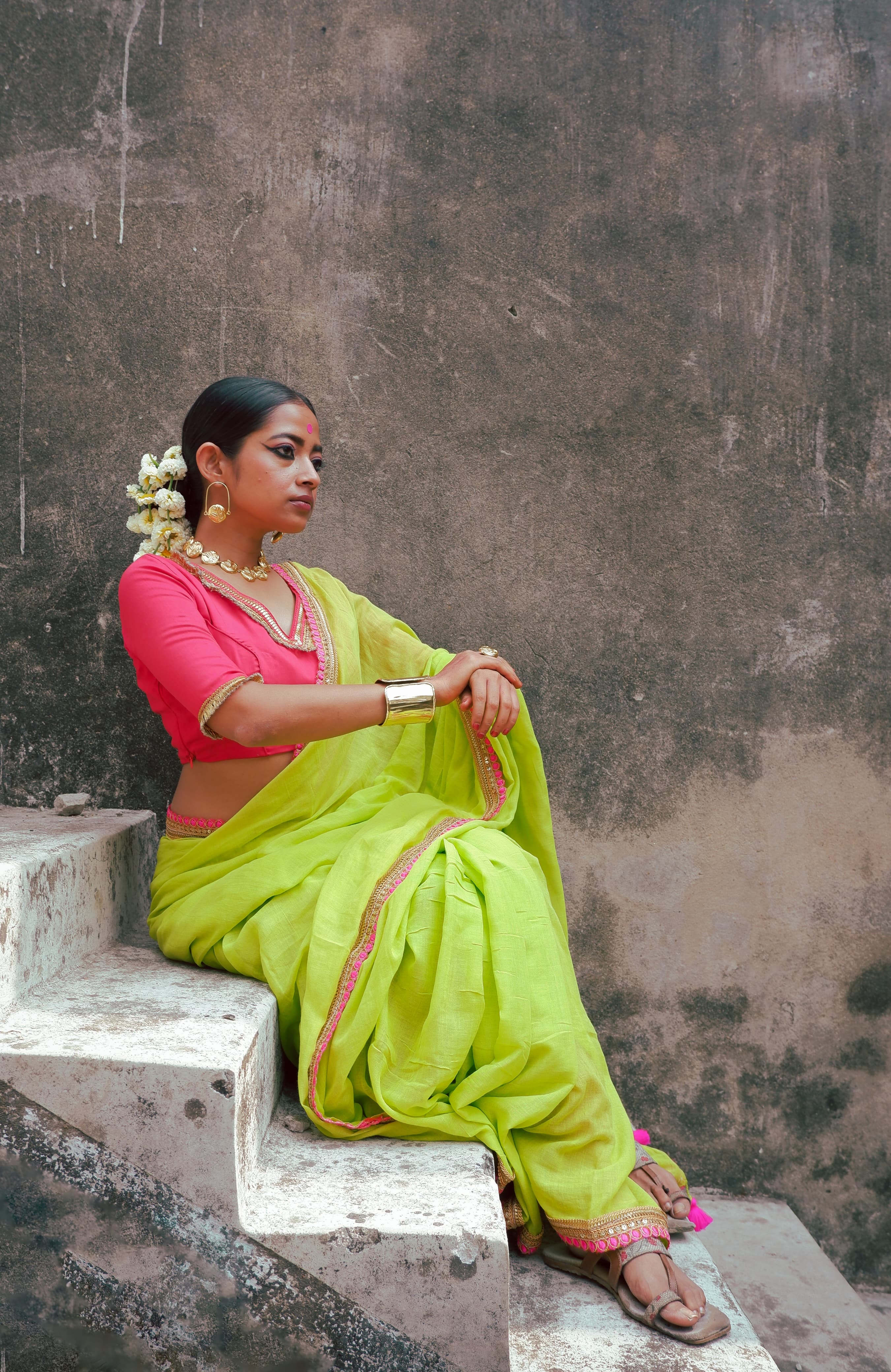 Rangdhaaga Neon Zari Mulmul Cotton Saree mul cotton saree By Ankita