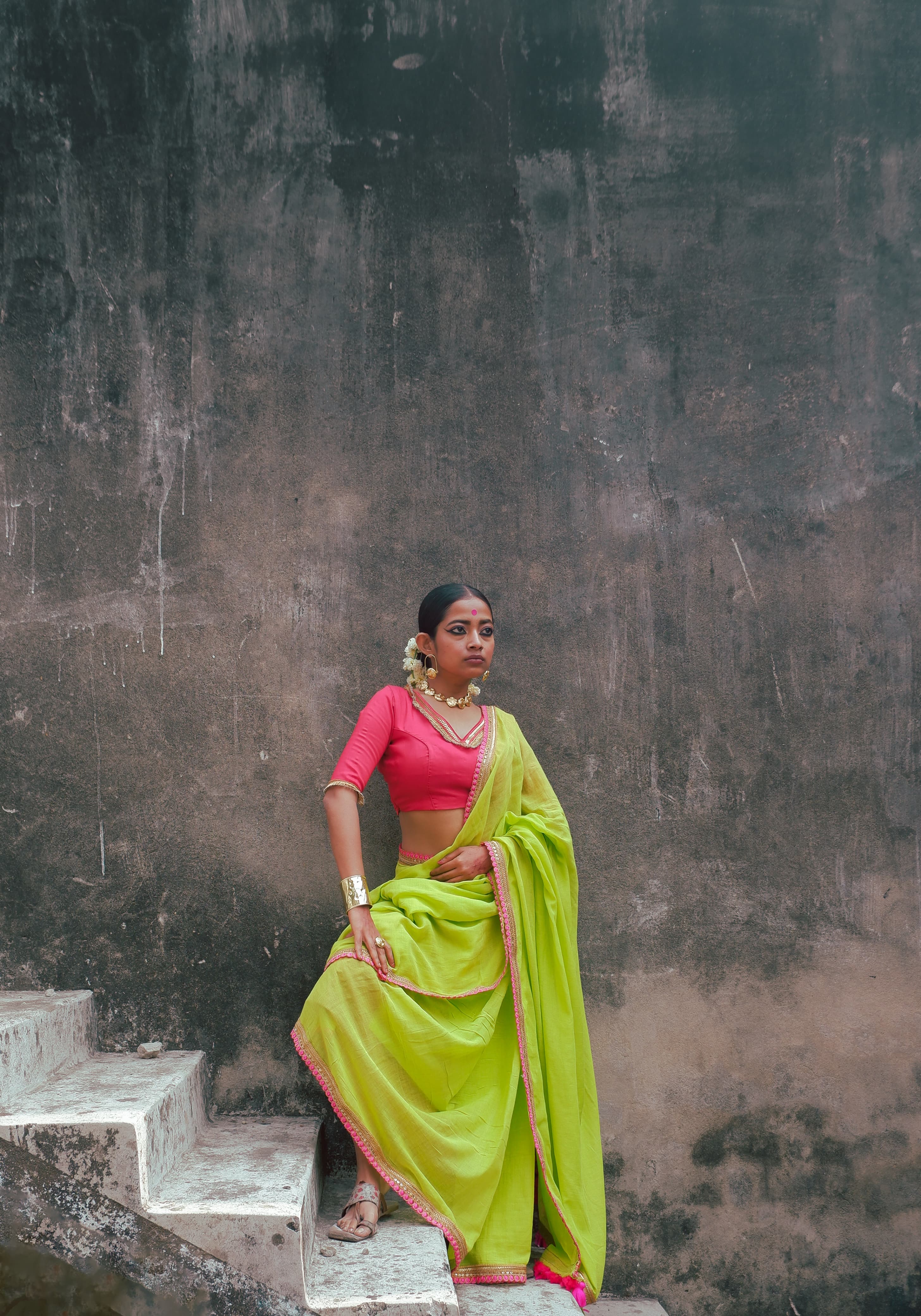 Rangdhaaga Neon Zari Mulmul Cotton Saree mul cotton saree By Ankita