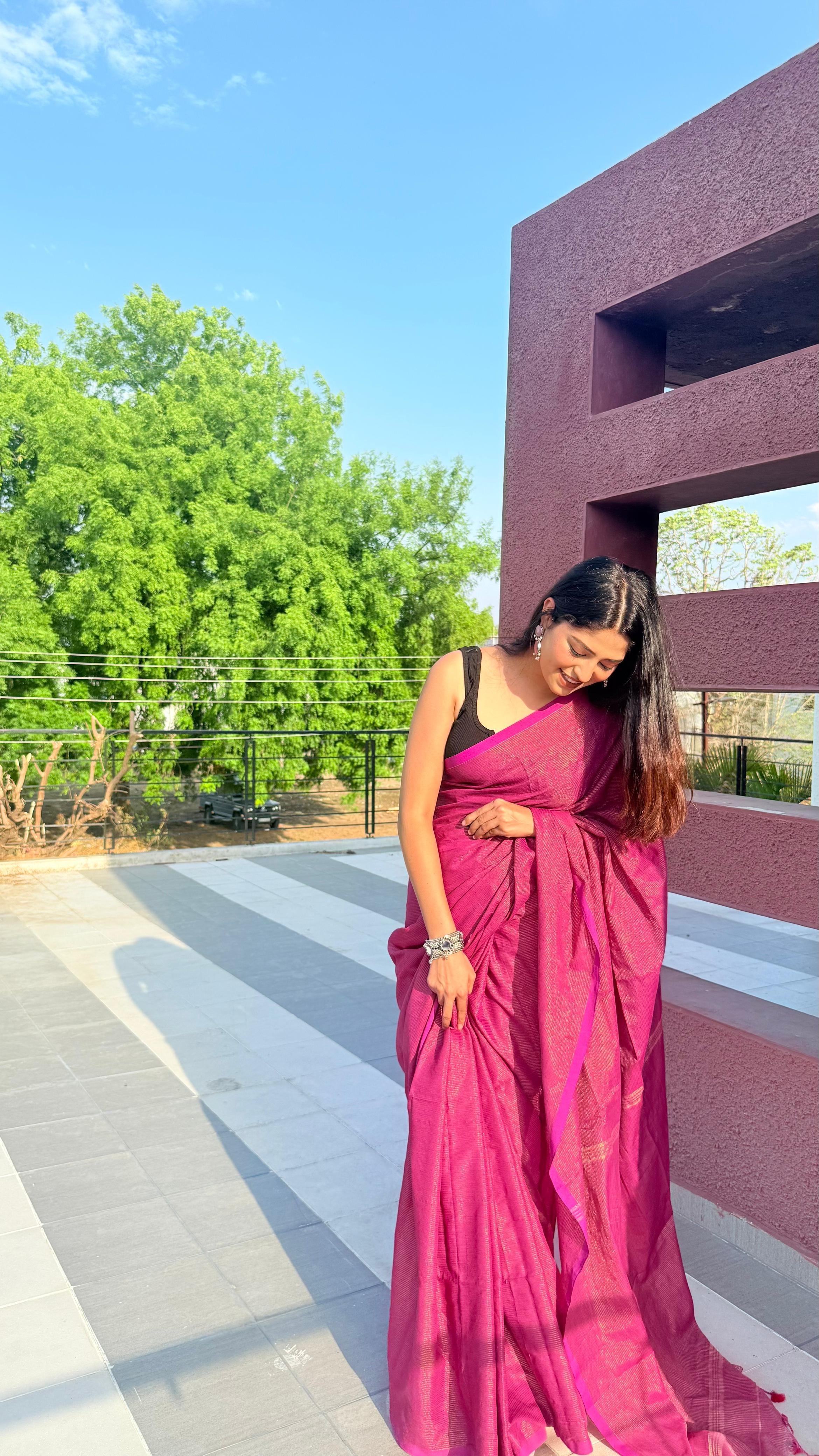 Rangdhaaga Magenta mini Zari Lining Cotton Saree