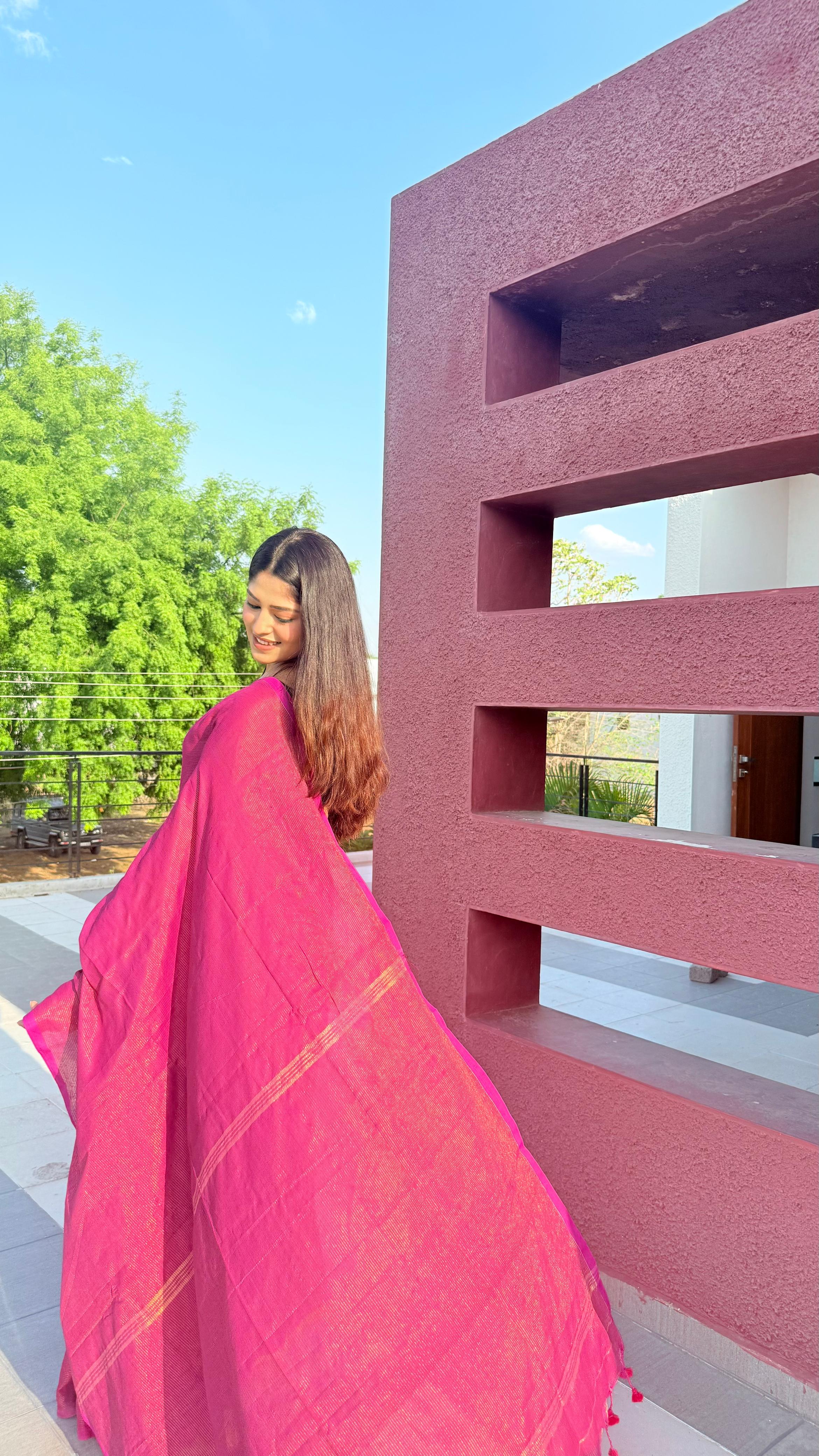 Rangdhaaga Magenta mini Zari Lining Cotton Saree