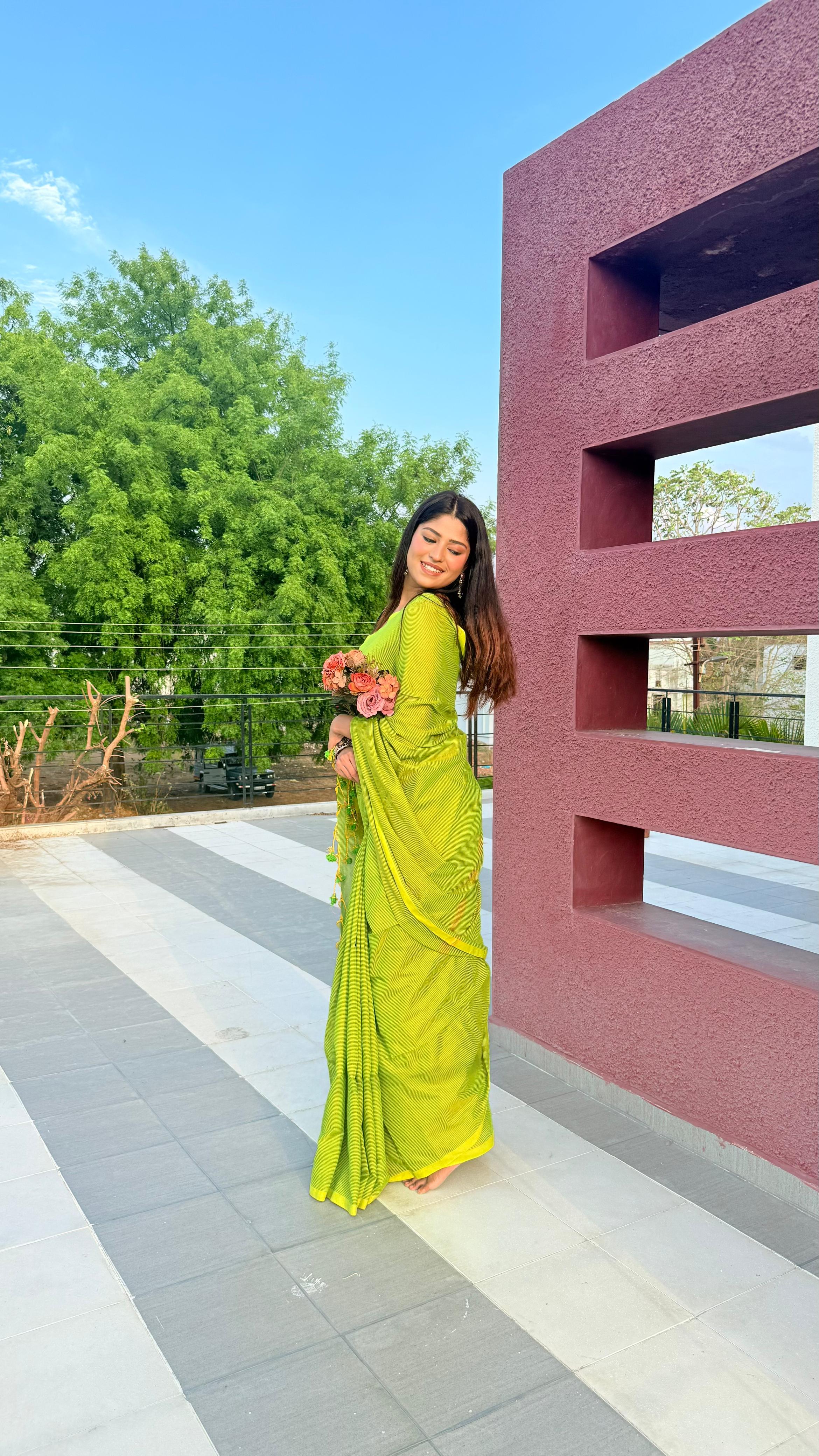 Rangdhaaga dualtone parrot green mini zari lining cotton saree