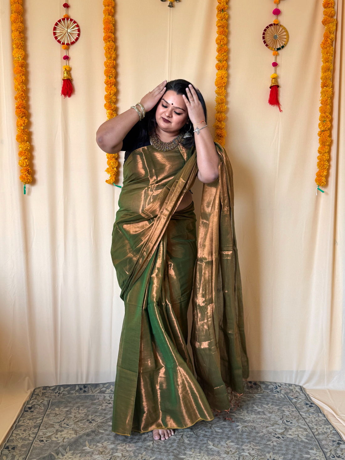 Rangdhaaga mehendi green with copper dual tone raga tissue saree