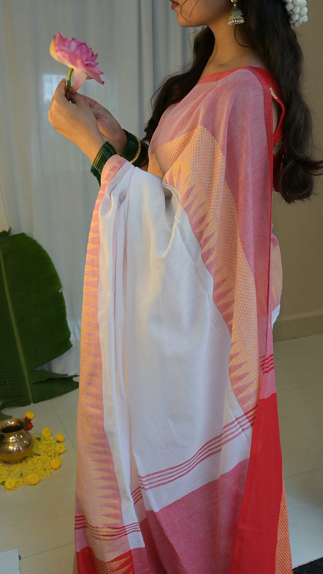 RangDhaaga White with Pink Temple Border Saree