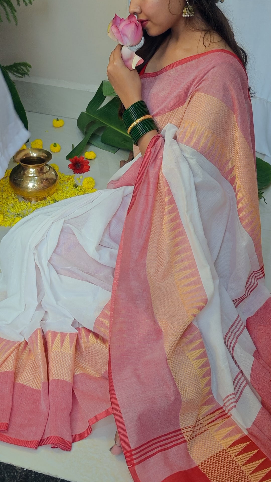 RangDhaaga White with Pink Temple Border Saree