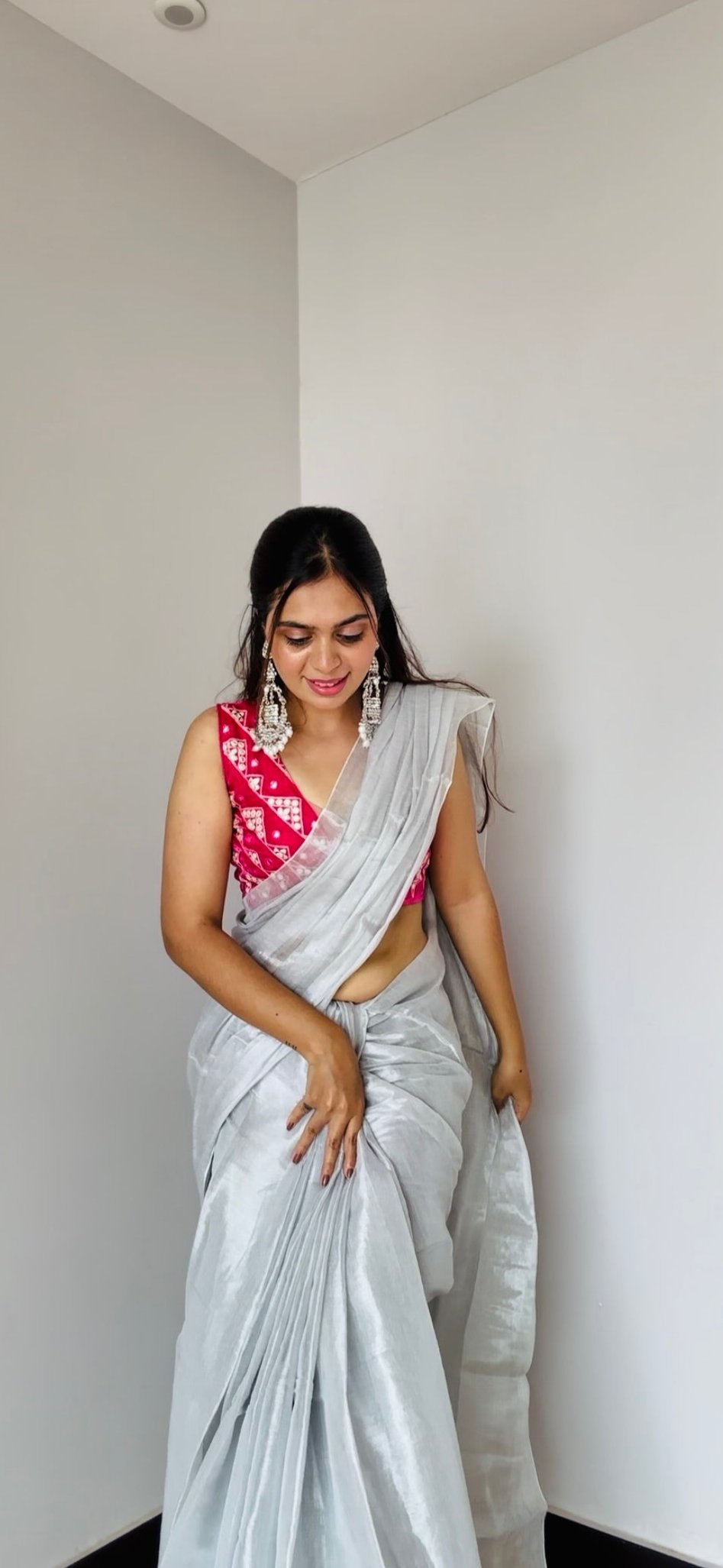 RangDhaaga White Raga Tissue Saree