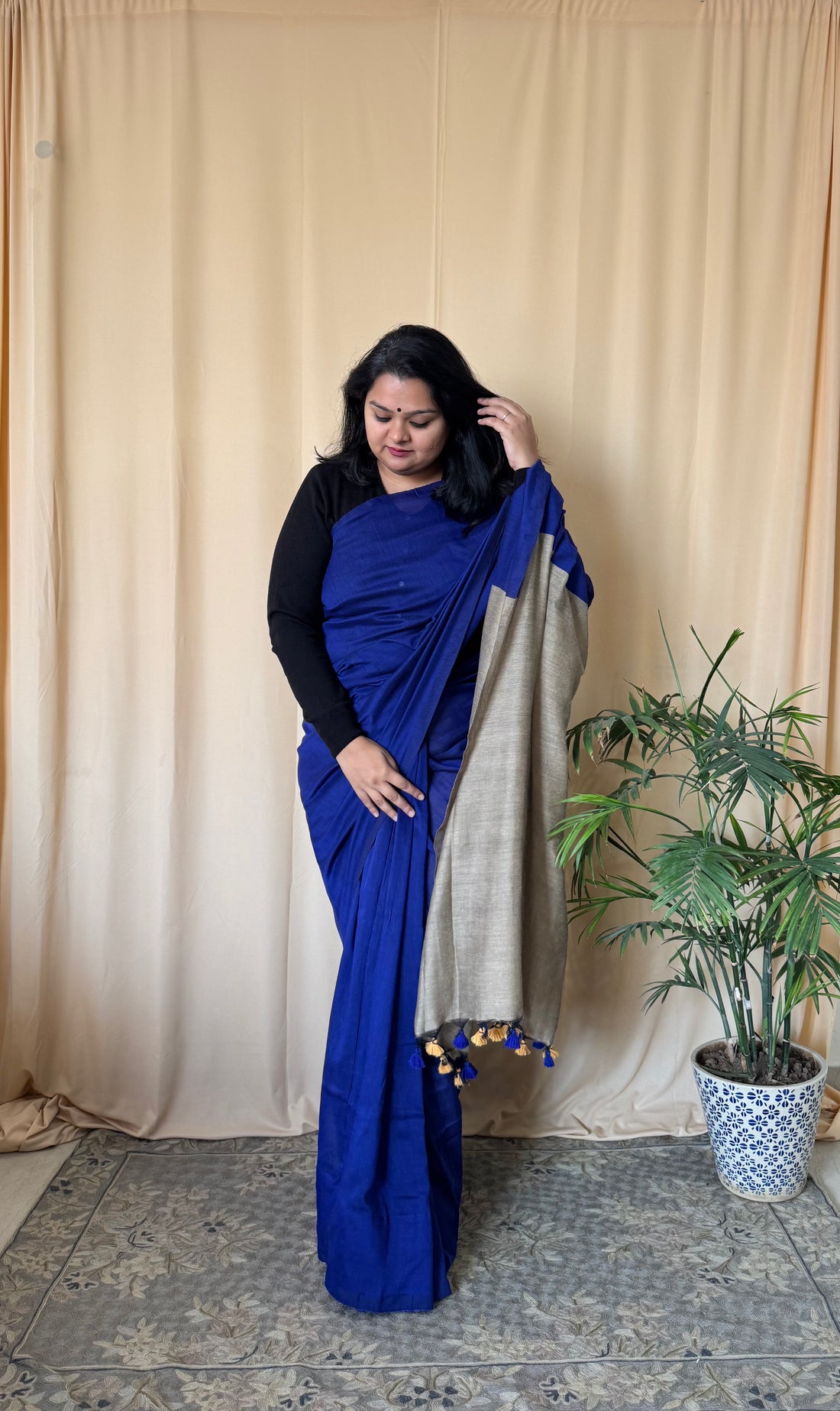 Rangdhaaga royal blue Contrast pallu Cotton Saree