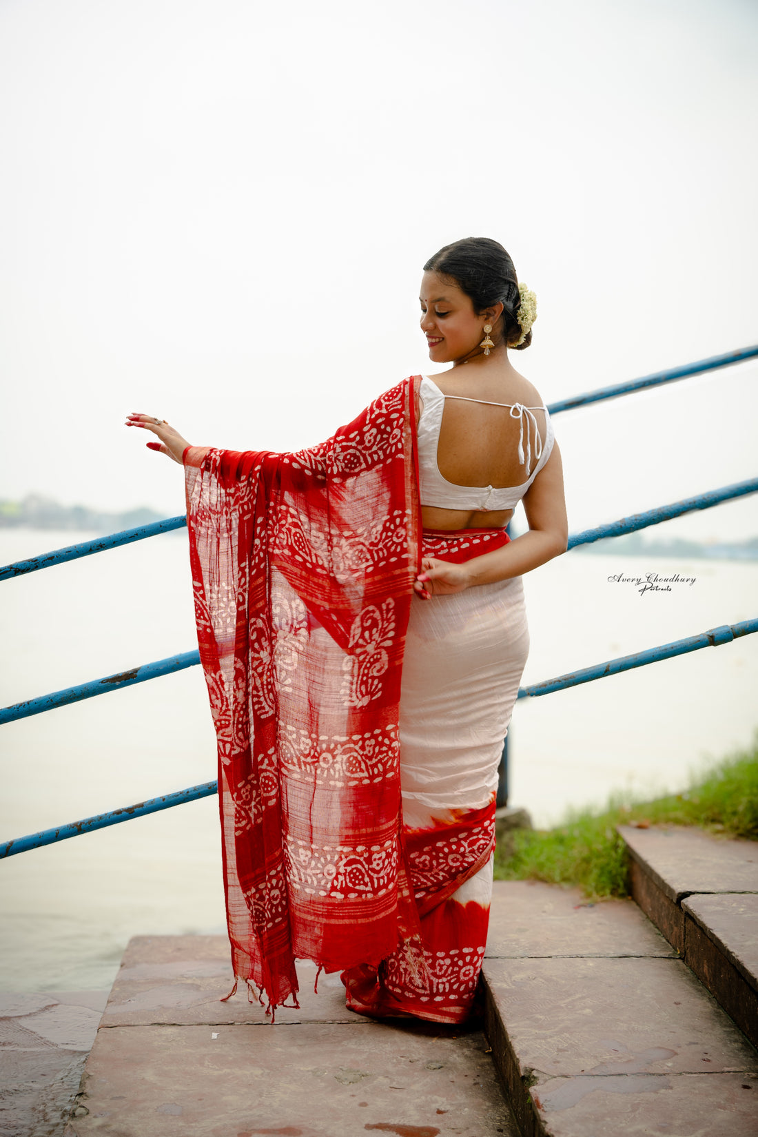 Rangdhaaga Red with off-white Batik Linen Saree