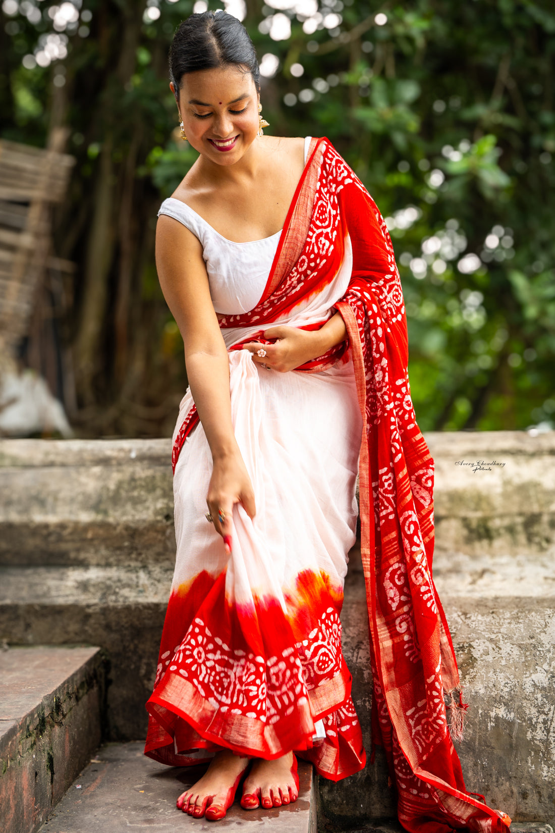 Rangdhaaga Red with off-white Batik Linen Saree