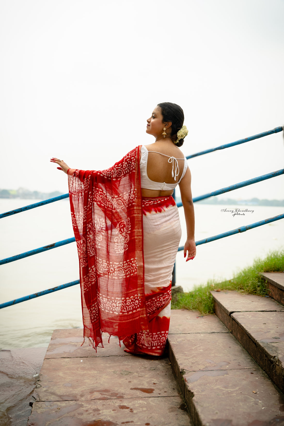 Rangdhaaga Red with off-white Batik Linen Saree