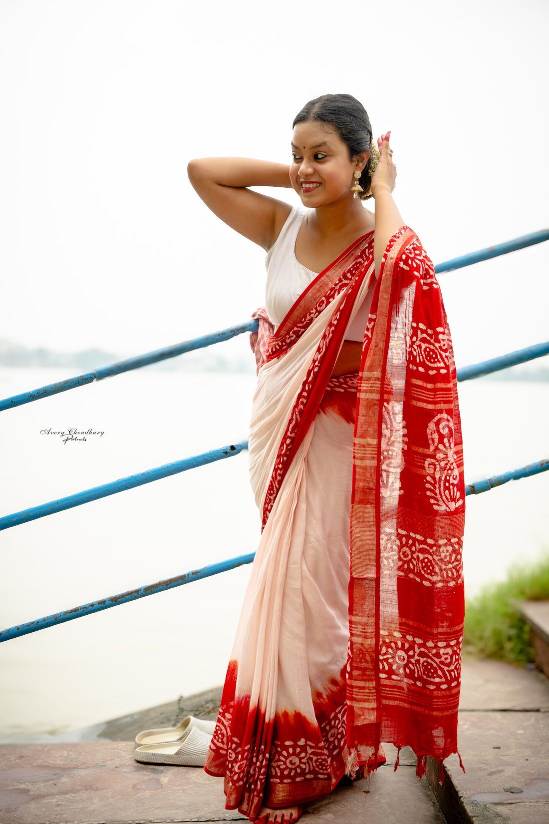 Rangdhaaga Red with off-white Batik Linen Saree