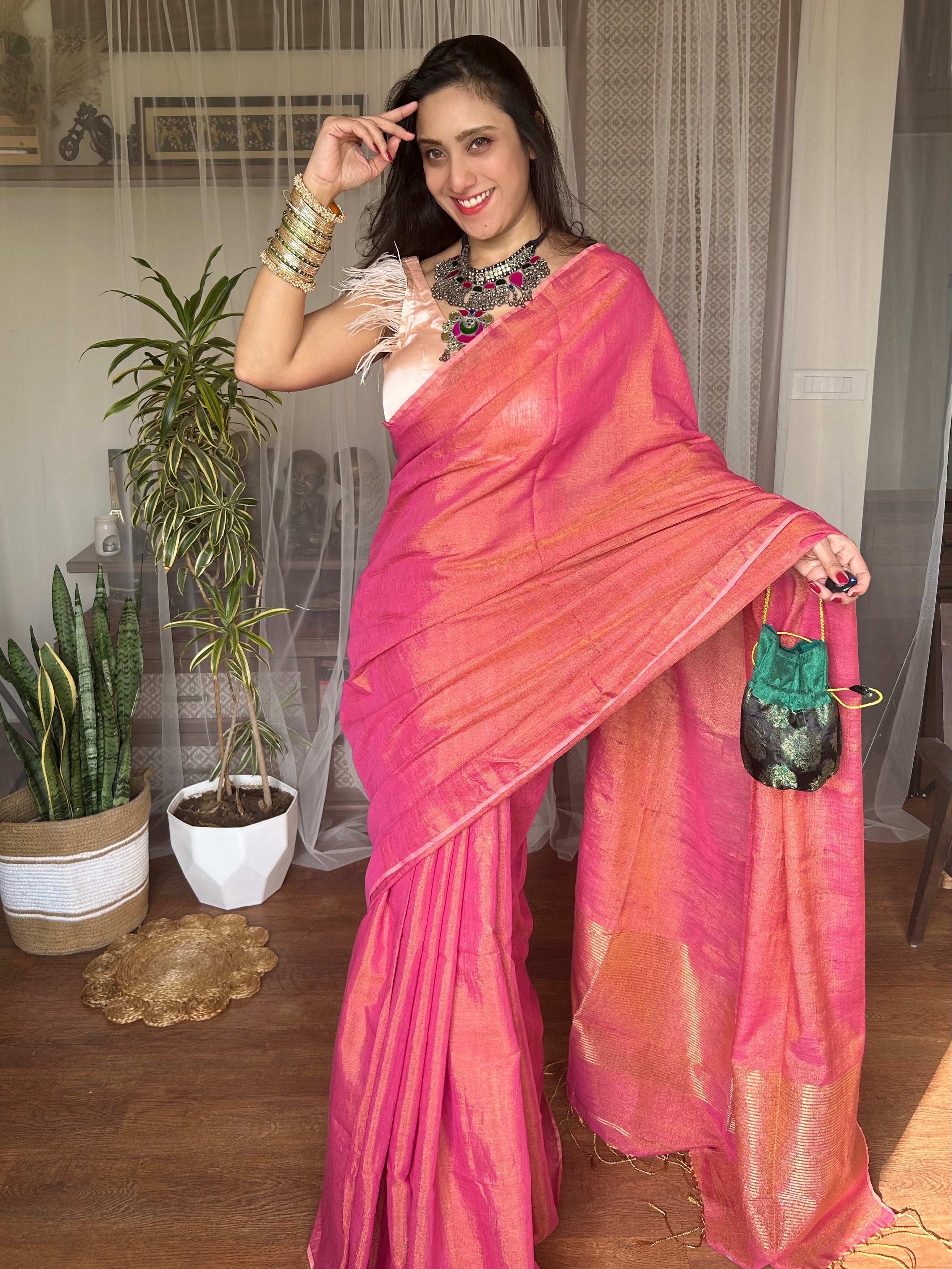 Rangdhaaga pink With golden dual tone tissue Linen Saree