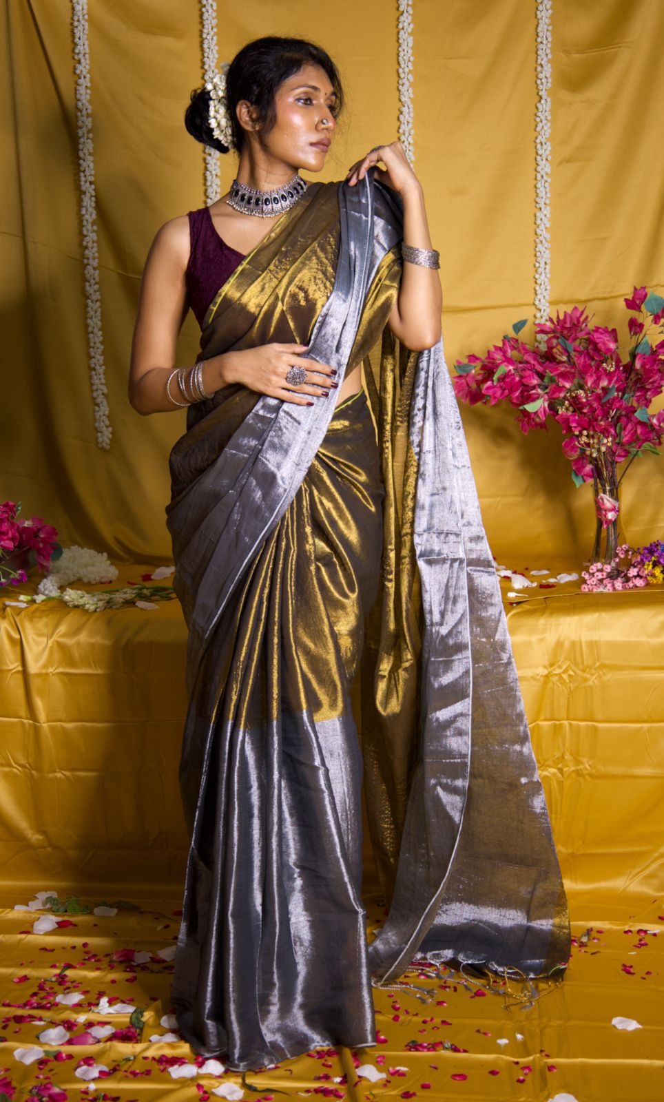 Rangdhaaga Golden and Silver raga tissue saree