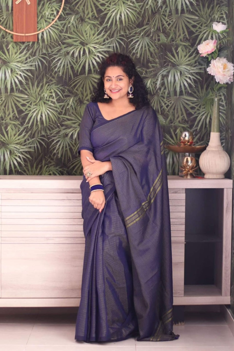 Rangdhaaga Navy Blue Zari lining saree