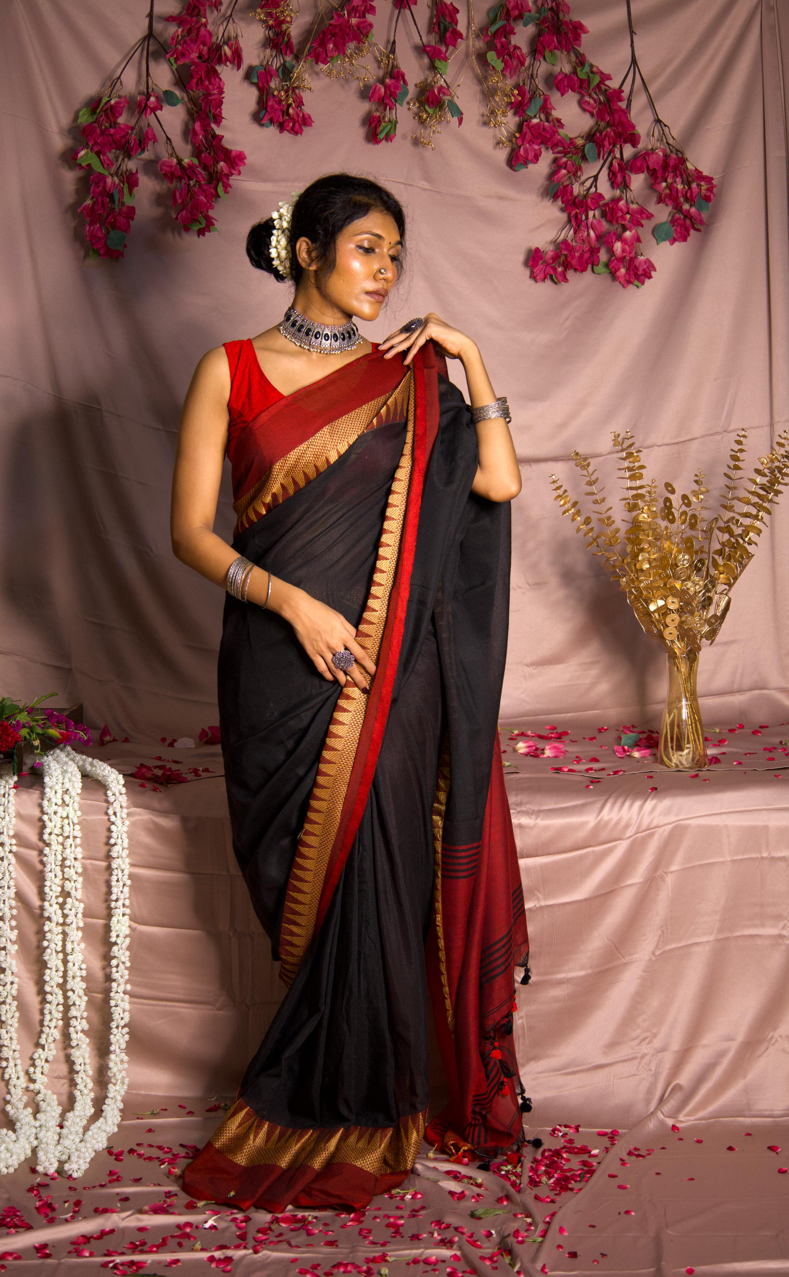 Rangdhaaga Black With Red Temple Border