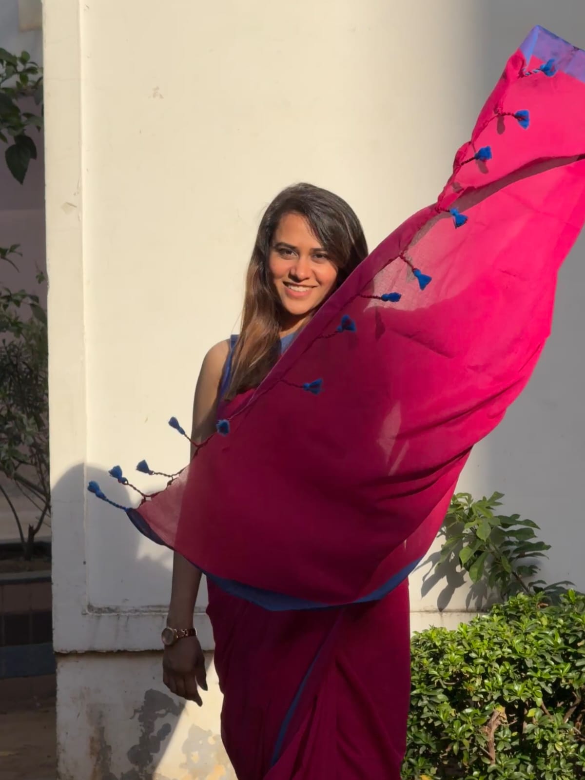 Rangdhaaga Ranipink contrast blue border cotton saree by Zarna