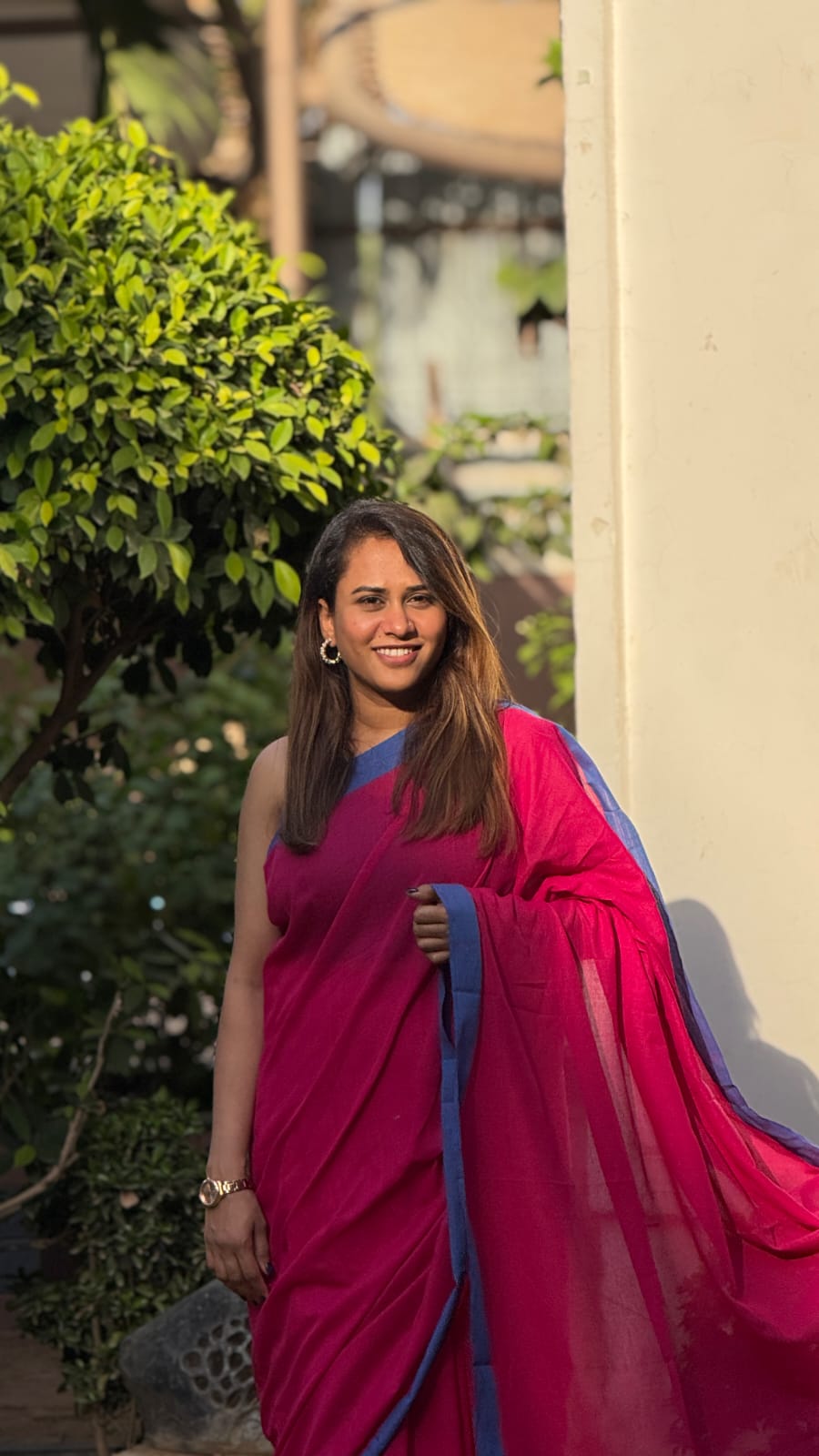 Rangdhaaga Ranipink contrast blue border cotton saree by Zarna