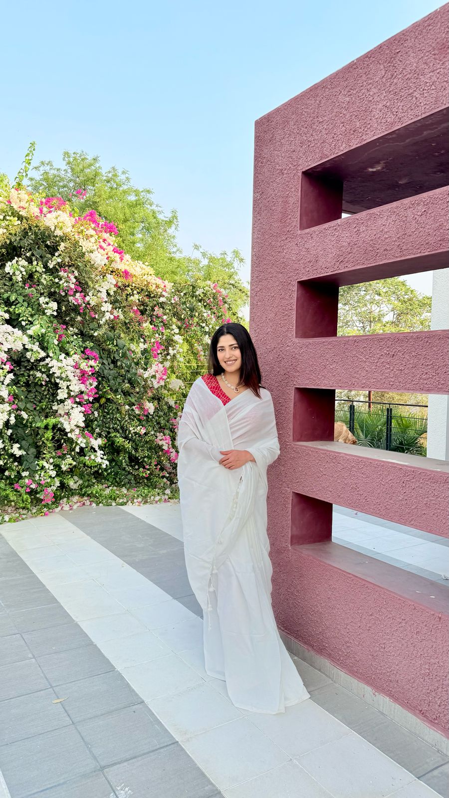 Rangdhaaga White Cotton Saree