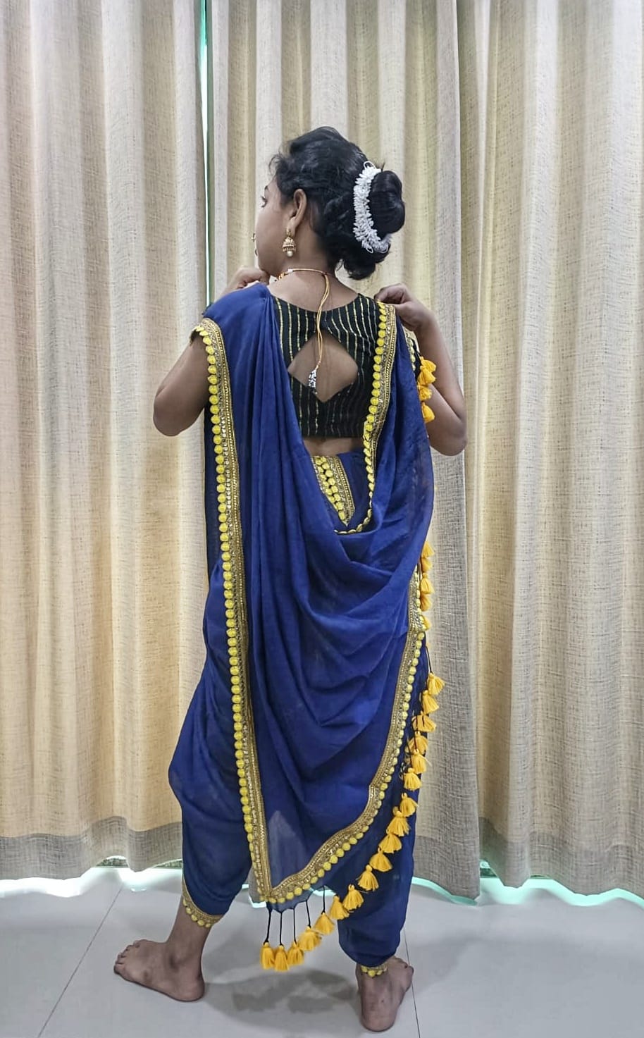Rangdhaaga Blue Zari Mulmul Cotton Saree by Mrunal
